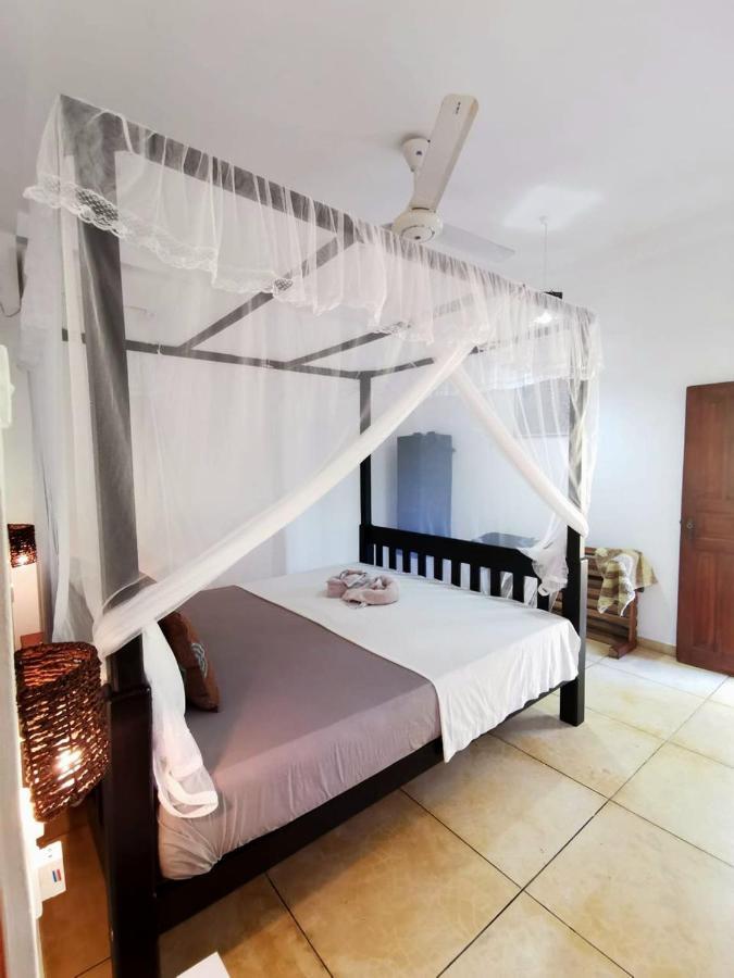 Blue Skies Guest House And Restaurant Tangalle Exterior foto